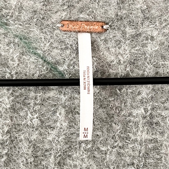 Free People Gray Cozy Wool Pockets Fall Winter Cardigan Size Medium - Picture 3 of 9